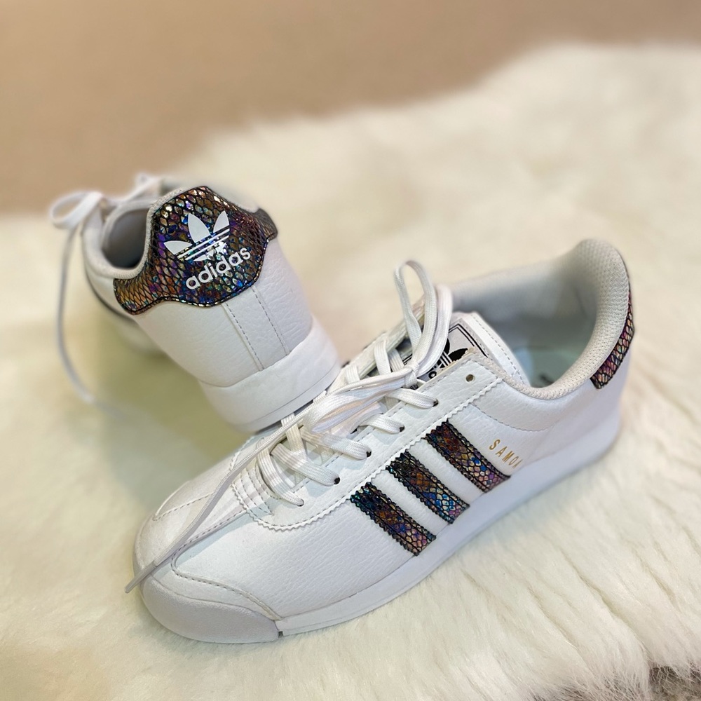 NWT Adidas Samoas in kids size 6 adult 7.5-8